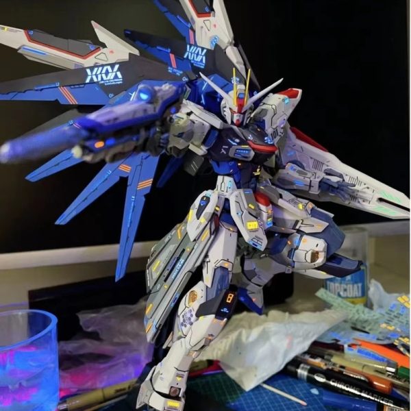 Daban-MG-Gundam-Model-Kits:-Strike-Freedom-Unicorn-&-Destiny-with-Wing-Effects-Buildable-Mecha-Collectibles-for-Adults
