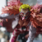 ONE PIECE Doflamingo "Heavenly Yaksha" Statue photo review